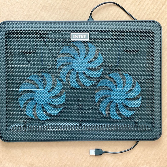 Bose speaker, perfect for a movie night, game time, home office - Picture 4 of 6